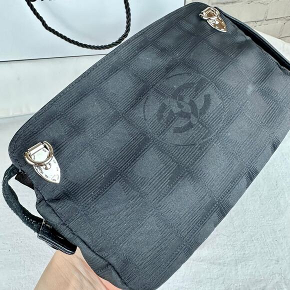 Chanel New Travel Line black canvas cosmetic pouch crossbody bag - Picture 5 of 15